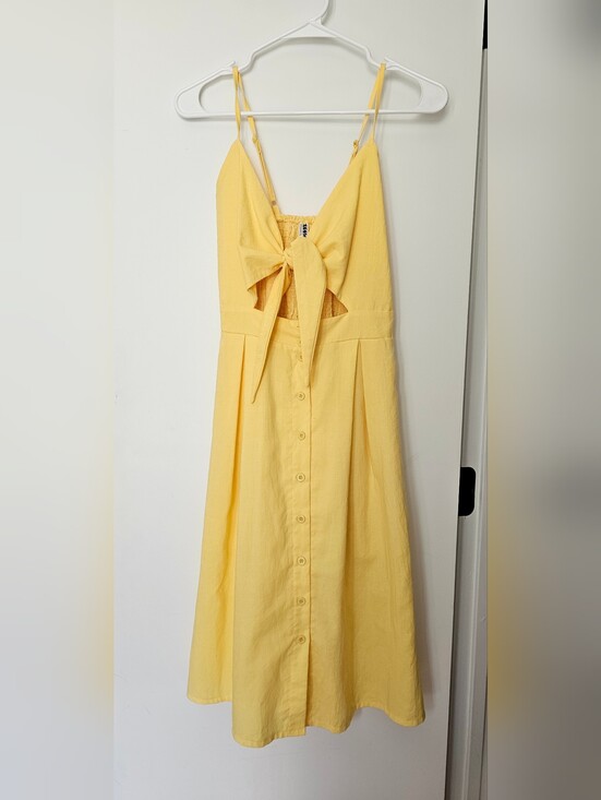 Dresses & Skirts - Yellow Tie-Front Sundress